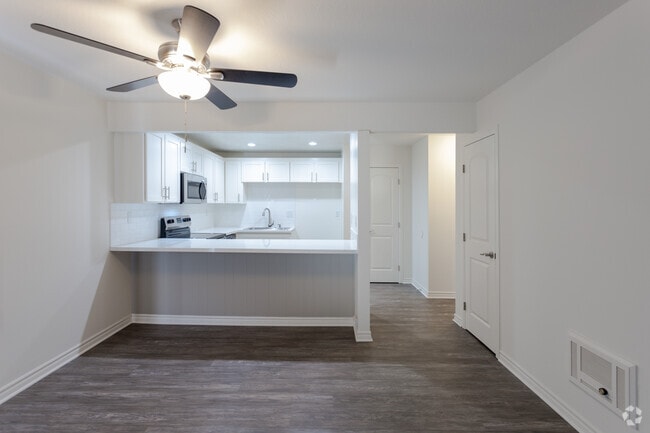 1BA - 750 SF