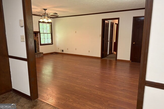 Photo - 310 Sharon Dr