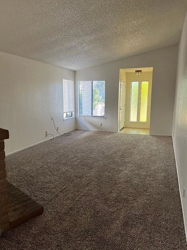 Photo - Charming 3 Bedroom, 2 Bath Halfplex in Southwest Woodland