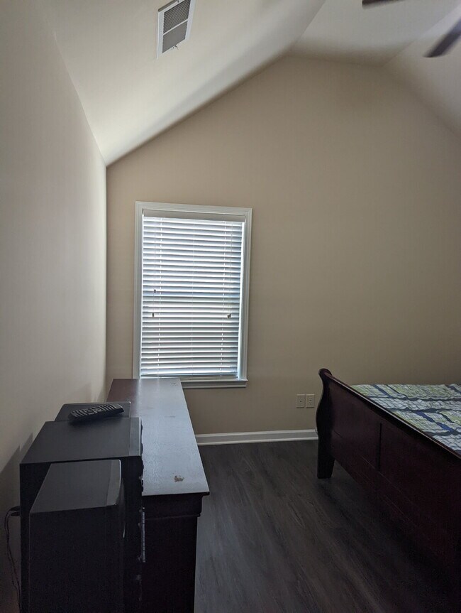 Photo - 7 Maple Hill Dr