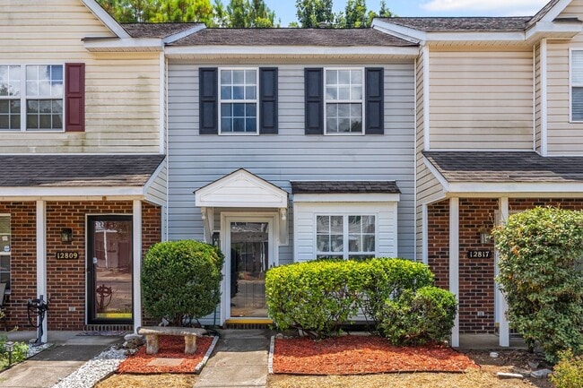Building Photo - Great 2 bdrm Townhome in Steele Creek area...