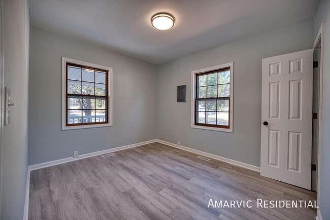 Photo - 3541 Zeno St