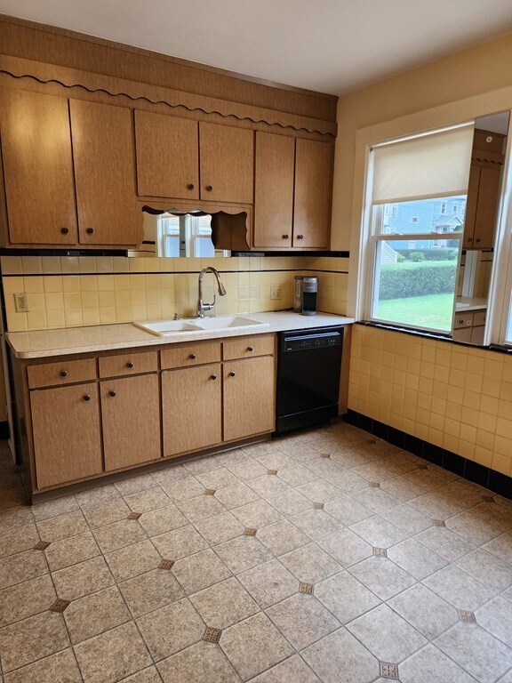 Photo - 34 Averton St Unit 1