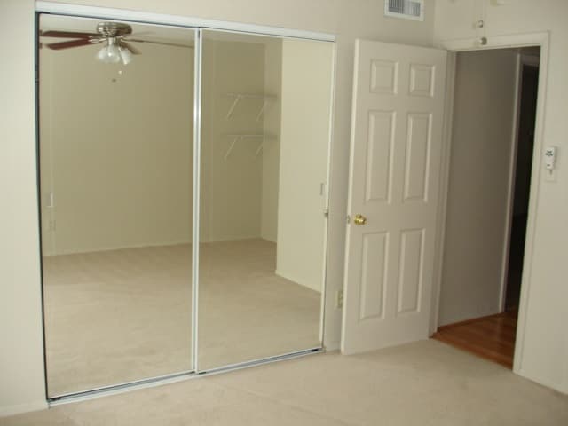 Building Photo - 2020 Continental Avenue Unit 105