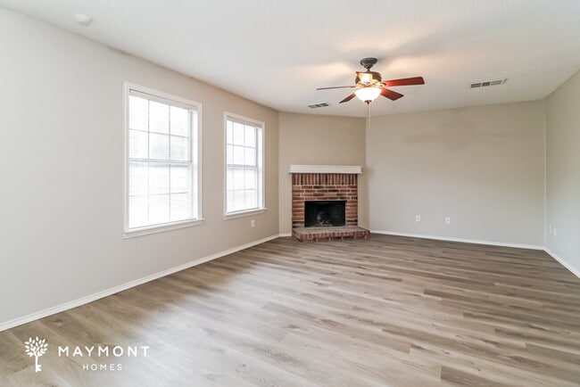 Photo - 8003 Mosstree Dr