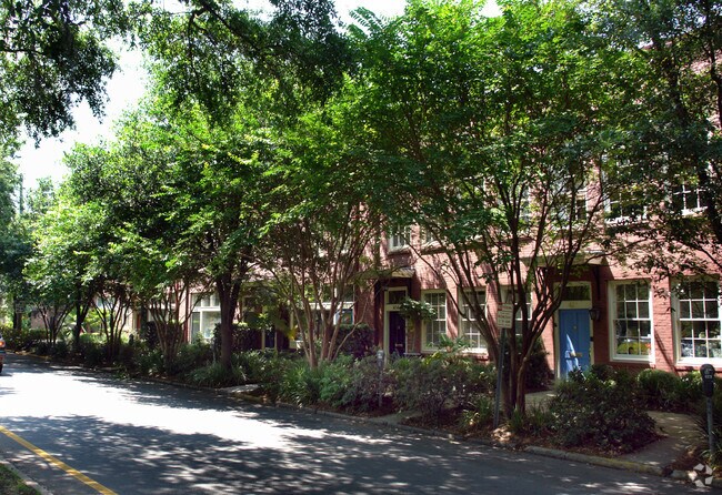 Photo - Oglethorpe Row