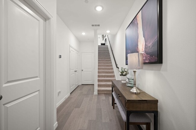 5243 Legacy St