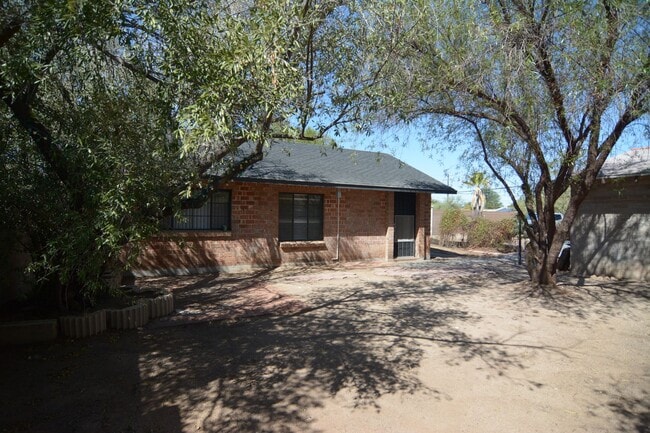 Photo - Remodeled 1 Bedroom 1 Bath House! Central Tucson Location!