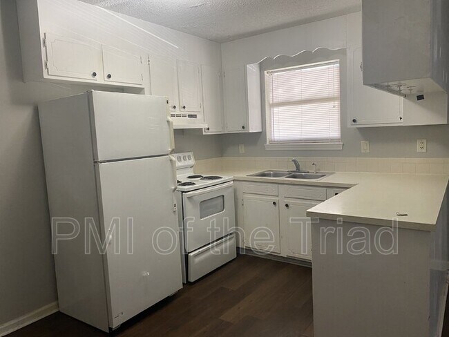 Photo - 1600 Oak Croft Ct Unit Apt B