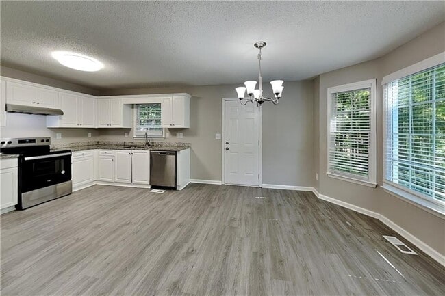 Photo - 339 Abbington Ln