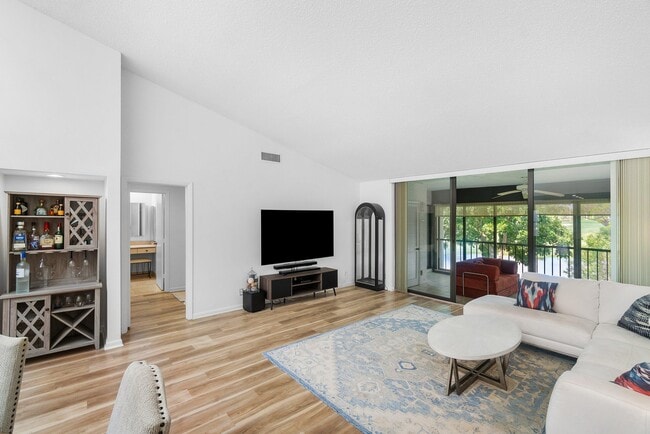 Photo - 61 Eastgate Dr Unit D