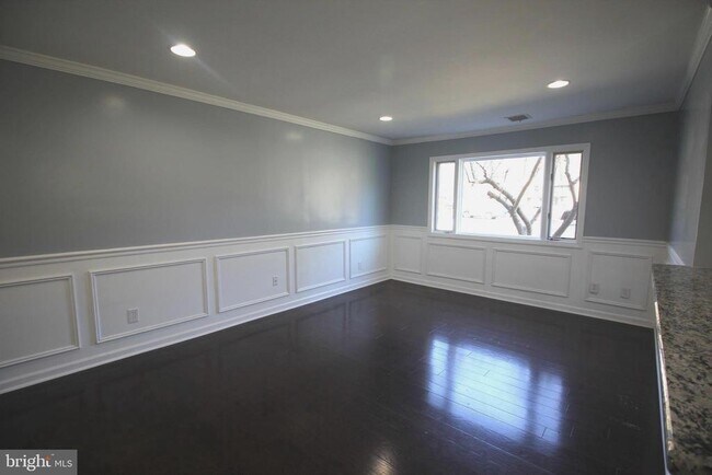 Photo - 3121 Sayre Dr