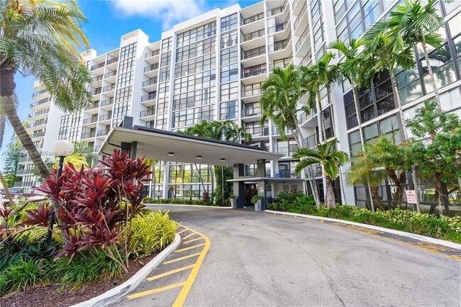 Photo - 800 Parkview Dr Unit 224