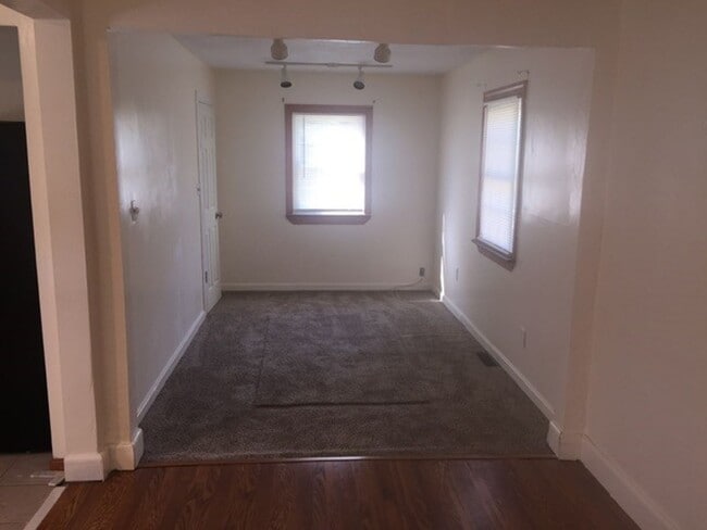 Photo - 3739 Tait Terrace