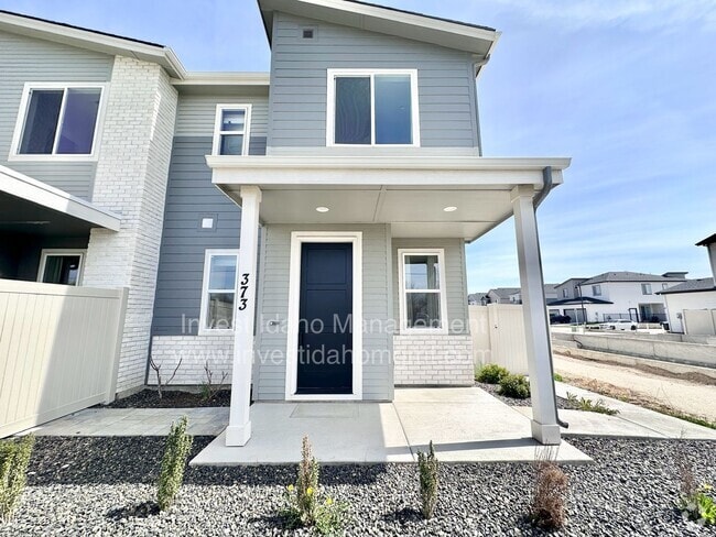 Building Photo - $500 move in credit! Luxury Living in the ... Rental