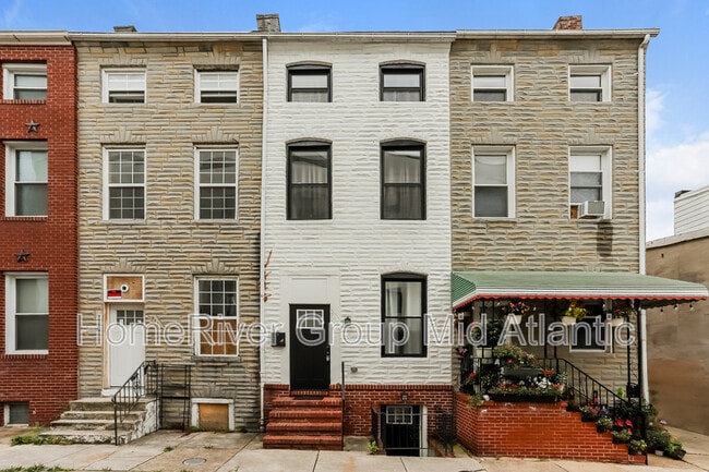 Building Photo - 909 Trinity St Rental