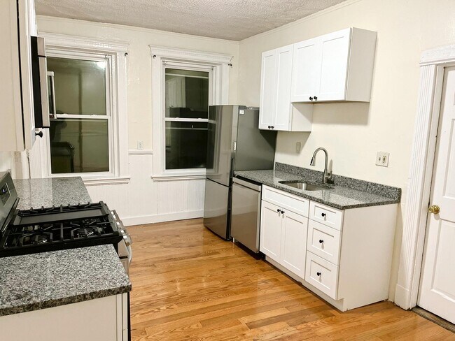 Photo - 460 Park Dr