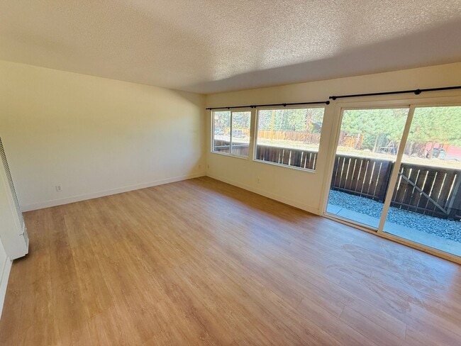 Building Photo - 3624 Terry Ln Unit 7