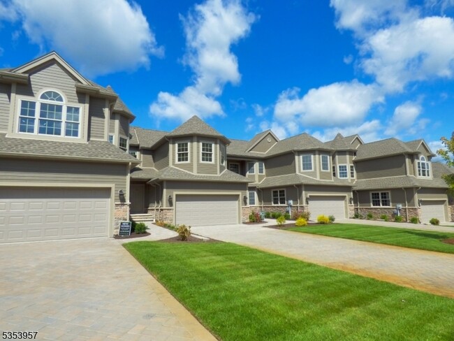 Photo - 118 Tarrington Rd Townhome