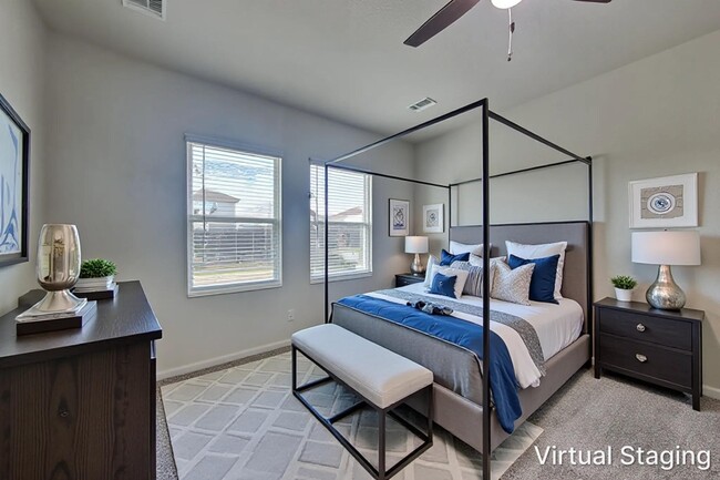 1044 Banyon Tree Ln