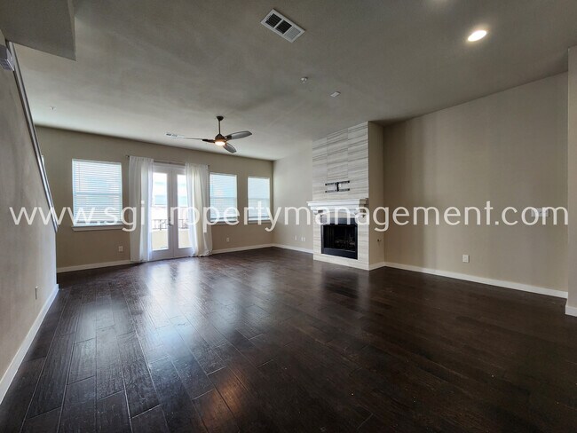 Photo - 1209 Beaconsfield Lane