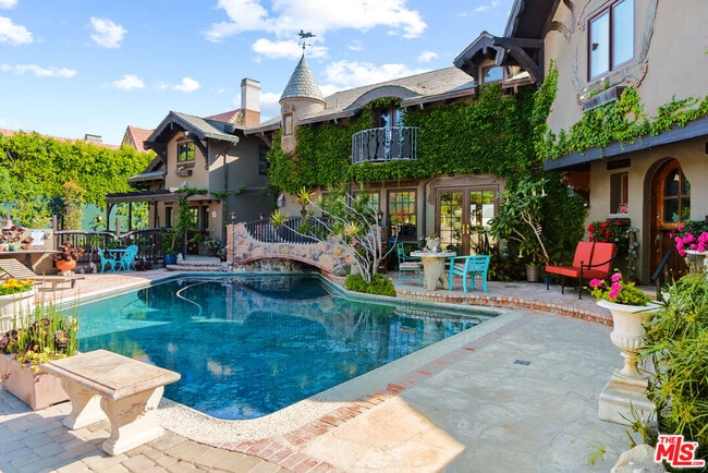 Photo - 7007 Birdview Ave