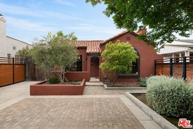 Building Photo - 1921 Hauser Blvd Rental