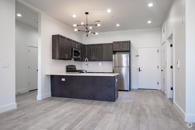 2HAB, 2BA - 1,027 ft² - 604 Bloomfield