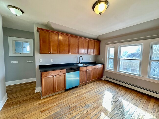 Photo - 2683 Fairfield Ave Unit 3rd Fl