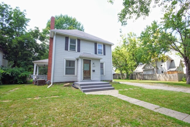 Building Photo - 1263 SW Washburn Ave Rental