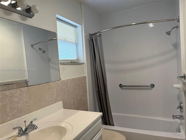 Photo - 20200 NE 27th Ct Unidad 28