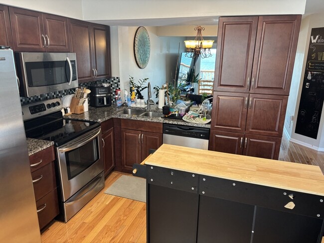 Photo - 1355 Riverwood Way