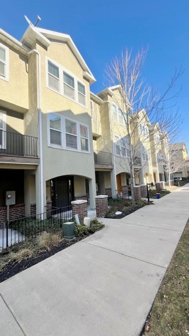 2 Bedroom/2.5 Bathroom townhome in South S... - 2 Bedroom/2.5 Bathroom townhome in South S...