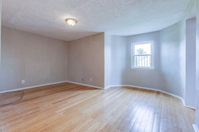 Photo - 1028 E Warrington Ave Unit Apt 3