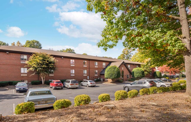 Building Photo - Furnished Studio-Charlotte - Tyvola Rd. - ... Rental