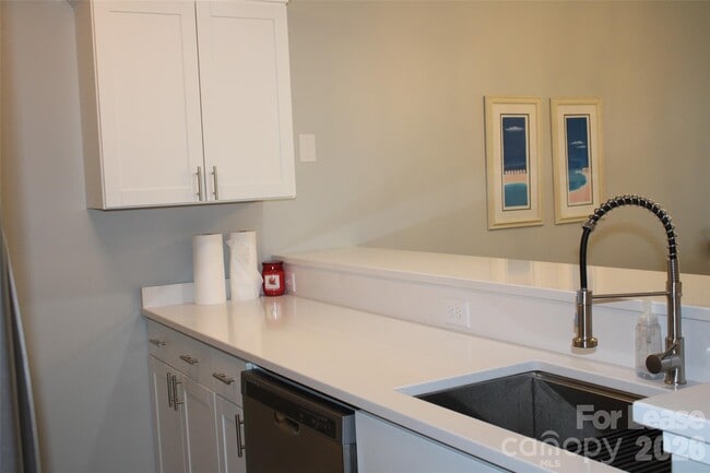 Photo - 17919 Kings Point Dr Unit E