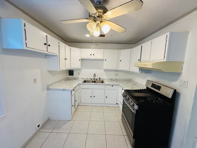 Photo - 3014 Vassallo Ave