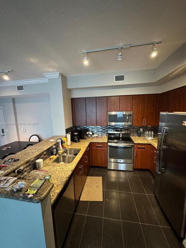 Photo - 2421 NE 65th St Unit 611