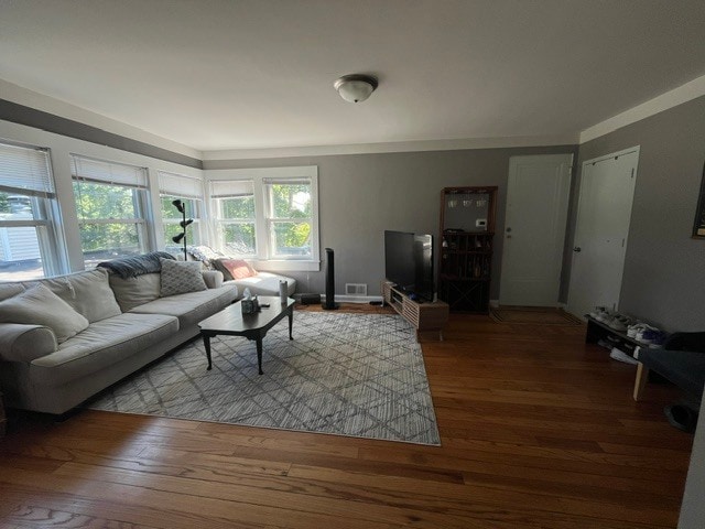 Building Photo - 427 7th Ave SW Unit 427 Upper Apt