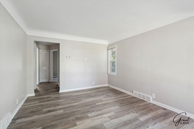 Photo - $1200 3 bedroom bungalow
