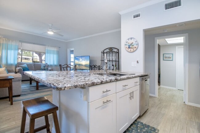 Photo - Fully Furnished - 2 bed 2 Bath villa - South Sarasota