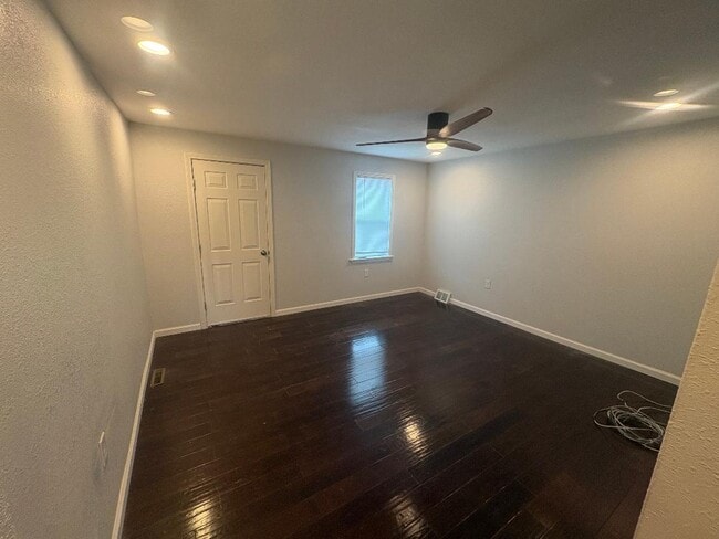 Photo - 429 Monongahela Ave Unidad 430