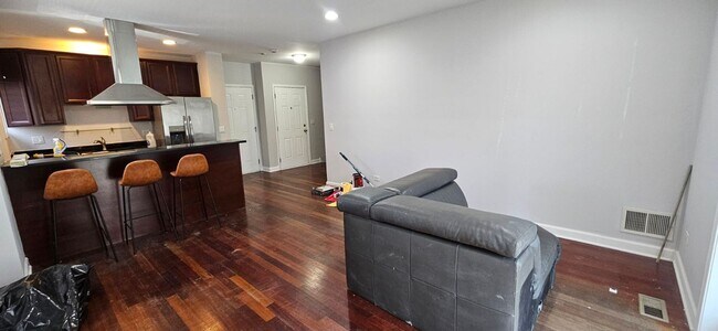 Photo - 3359 S Ashland Ave Unidad 1R
