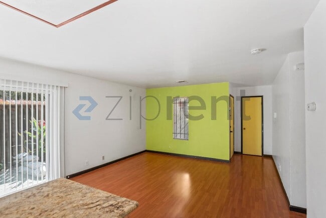 Photo - 2095 Olivera Rd