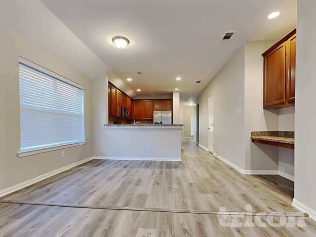 Photo - 2413 Castle Creek Dr