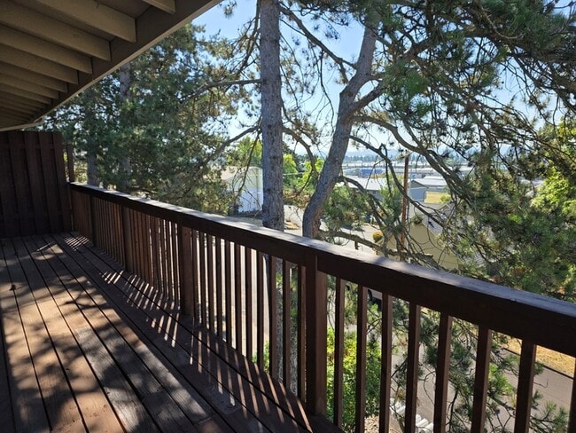 Photo - 2022 E 6th St Unit 4