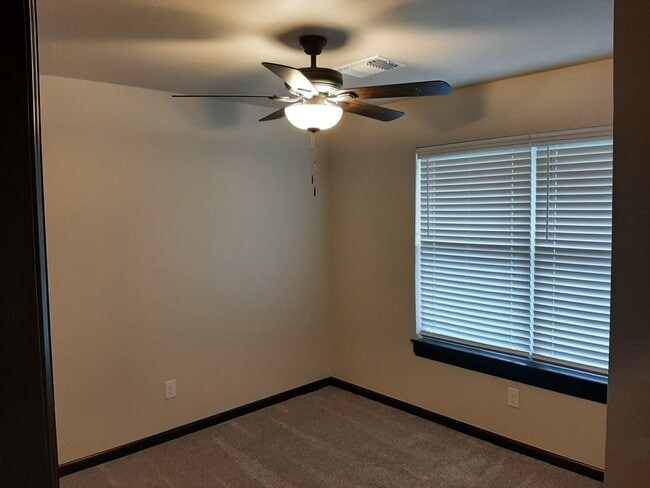 Photo - 4210 W Country Club Dr