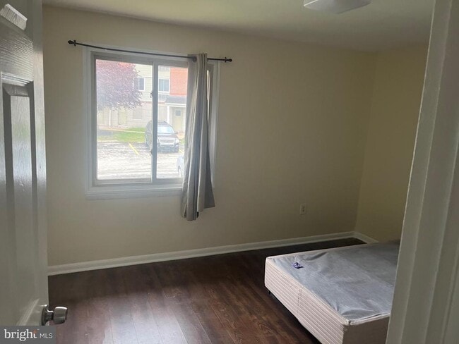 Building Photo - 250 Tanglewood Ln Unit D-3 Rental