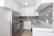 STUDIO - 1 BA - 417SF - Kitchen