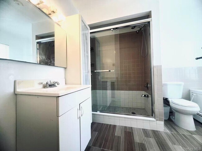 Photo - 16 E John St Unit 2